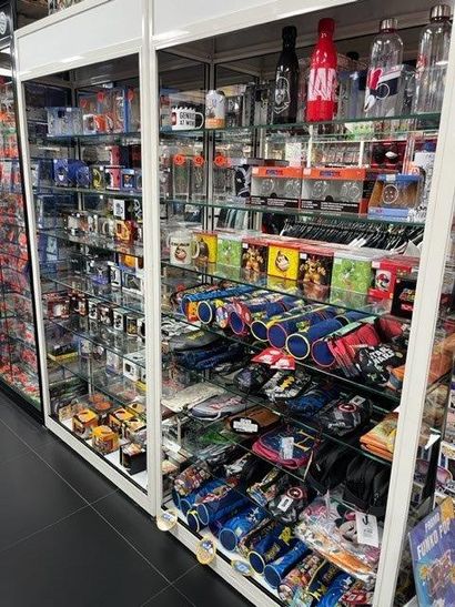 STOCK : Stock composé de : Jeux vidéos, accessoires,...
