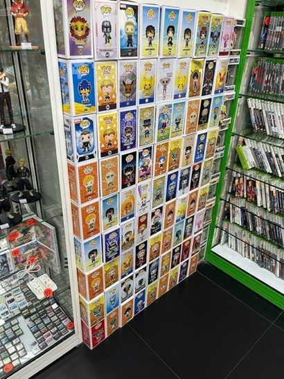 STOCK : Stock composé de : Jeux vidéos, accessoires,...