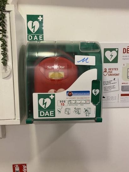 1 défibrillateur

VENTE AUX ENCHERES PUBLIQUES...