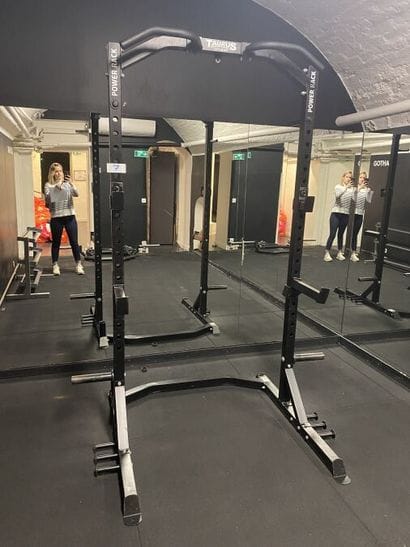 1 half rack TAURUS FITNESS (squat)

VENTE...