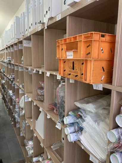 STOCK : 
- (+/-) 138 kits de broderie logotypés...