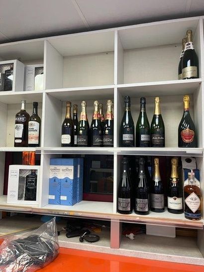 STOCKS : 
- Bières, épicerie, huile, farine,...