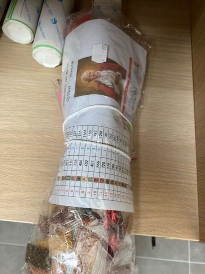 STOCK : 
- (+/-) 138 kits de broderie logotypés...