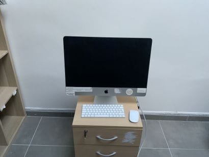 1 IMAC APPLE 16 pouces avec souris + clavier...