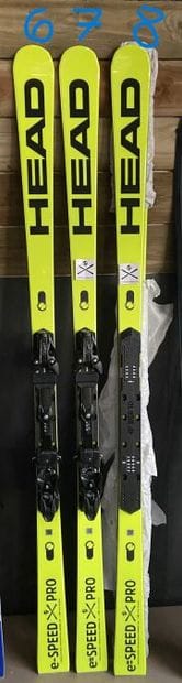 1 paire de ski HEAD avec fixation