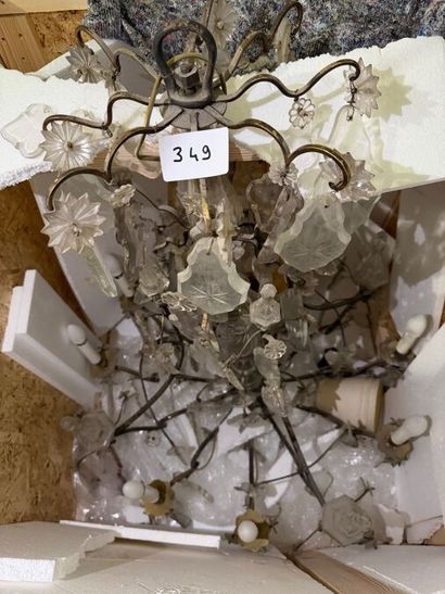 In a case: 1 large chandelier in a brass...