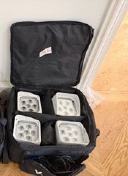 4 spotlights multicolor V-SHOW dans leur...