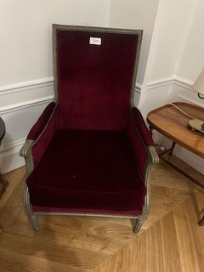 1 pair of corner bergères in molded and lacquered...