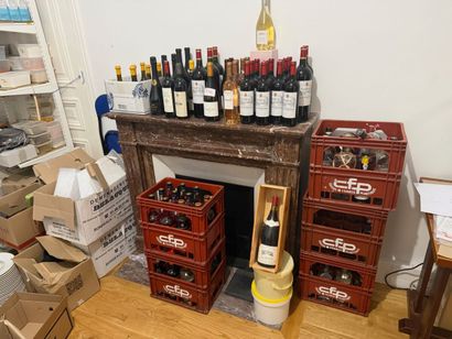 STOCK de bouteilles de vins comprenant :
(dans...