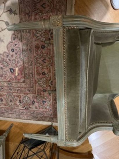 1 pair of square-back bergères in molded...