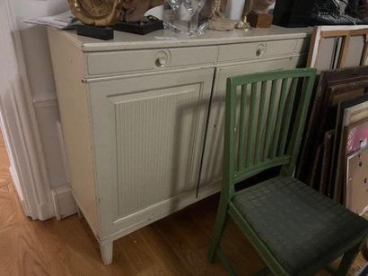 2 meubles de rangement en bois ouvrant par...