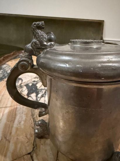 Pewter beer chopper

NB: gift from Le Cercle...