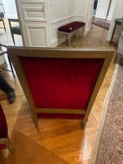 1 pair of corner bergères in molded and lacquered...