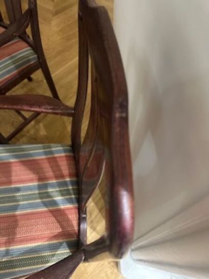- 2 varnished wooden armchairs (used)
- 1...