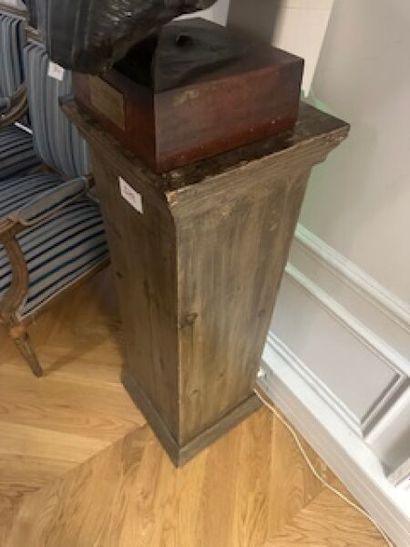 1 quadrangular pedestal in patinated wood...