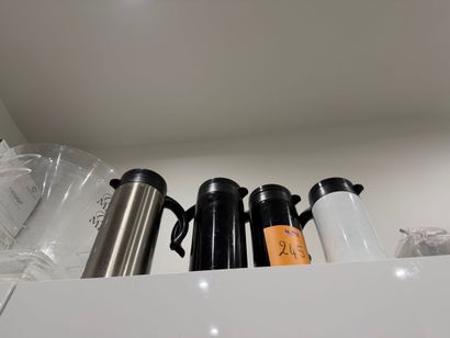 - 1 ELECTROLUX juice extractor (out of order)
-...