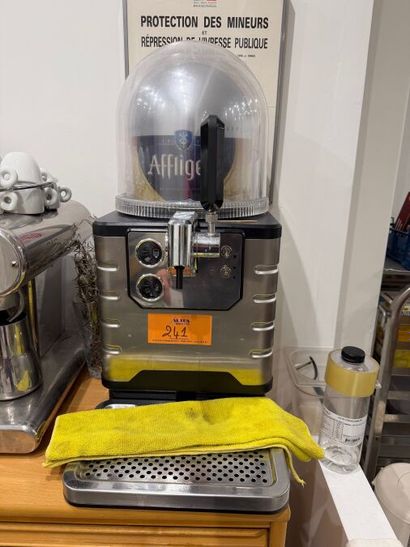 - 1 FRANCIS coffee machine 
- 1 beer dispenser
-...