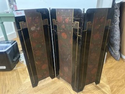 1 low folding screen with three articulated...