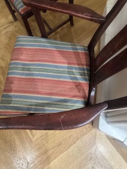 - 2 varnished wooden armchairs (used)
- 1...