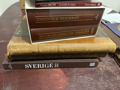 1 lot of various books and 3 framed meda...