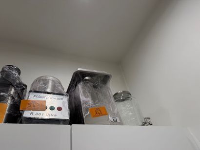 - 1 R301 Ultra food processor
- 1 choppe...
