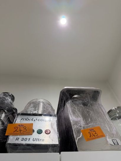 - 1 R301 Ultra food processor
- 1 choppe...