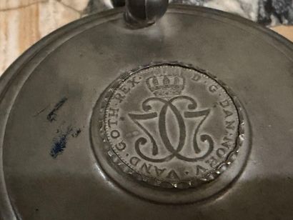 Pewter beer chopper

NB: gift from Le Cercle...