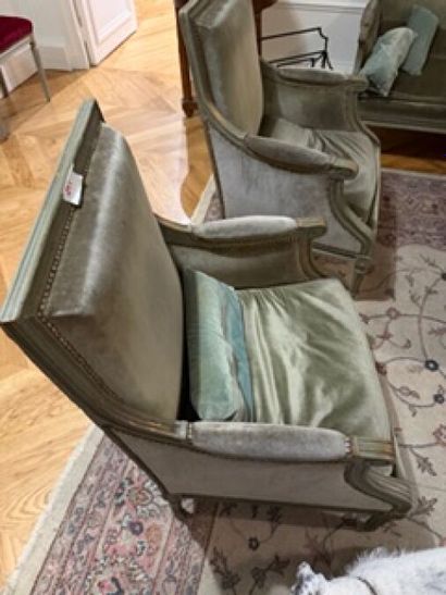 1 pair of square-back bergères in molded...