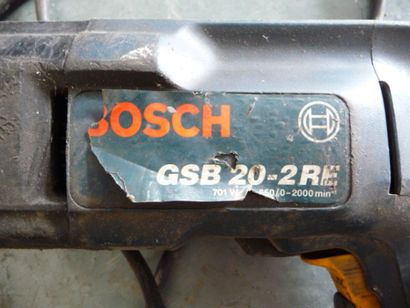 - 1 perforateur BOSCH filaire 
- 1 perforateur...