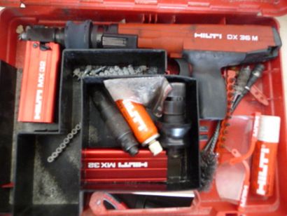 - 1 perforateur BOSCH filaire 
- 1 perforateur...
