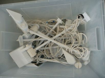 - 2 box de spots + câbles
- 8 spots SLIMPAR...
