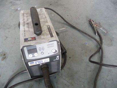 1 lot de poste à souder comprenant : 
- 1...