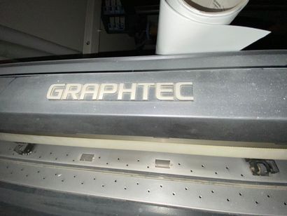 - 1 imprimante grand format HP LATEX 365
-...