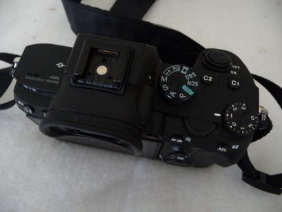 1 appareil photo SONY alpha 7 III + sac à...