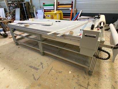 1 table de découpe MODUL MOUNTER Flatbed...