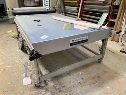 1 table de découpe MODUL MOUNTER Flatbed...