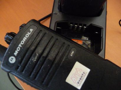 - 1 lot de 11 talkie-walkies MOTOROLA avec...