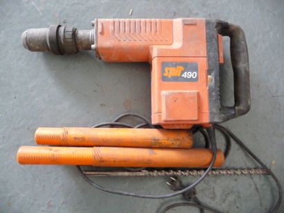 - 1 perforateur BOSCH filaire 
- 1 perforateur...