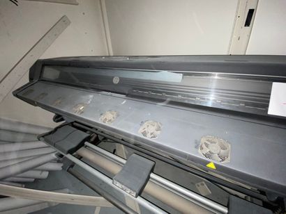 - 1 imprimante grand format HP LATEX 365
-...