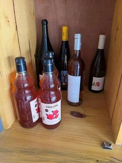 STOCK d'épicerie comprenant :
- (+/-) 28...