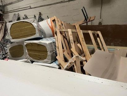 Retours de chantiers comprenant : Bois, planches,...