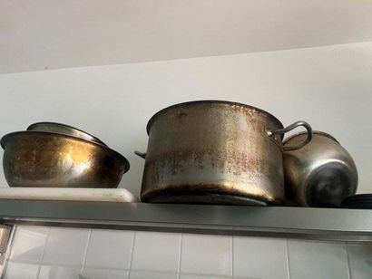- 1 lot d'ustensiles de cuisine, culs de...
