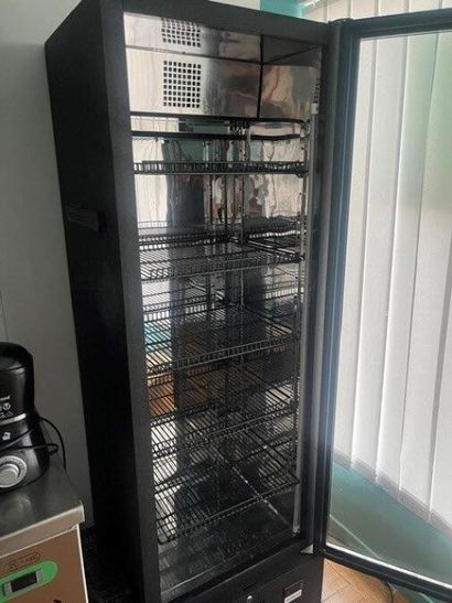 1 vitrine réfrigérée inox verticale à 1 porte...