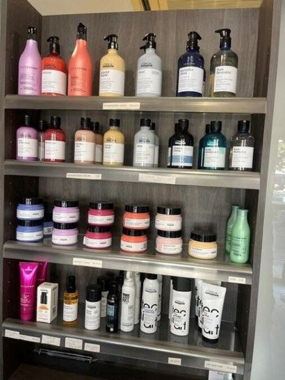 STOCK de produits capillaires, shampoings,...