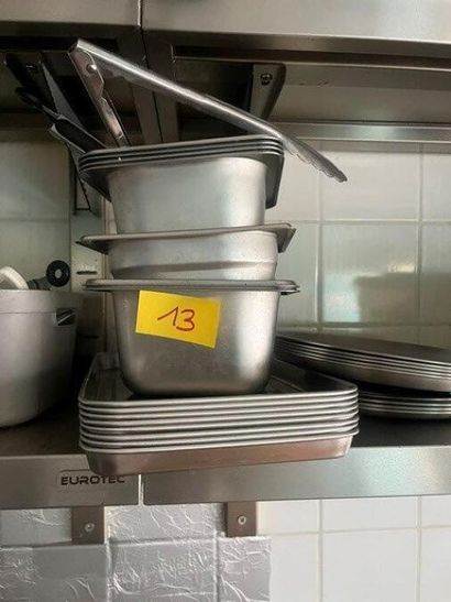 - 1 lot d'ustensiles de cuisine, culs de...