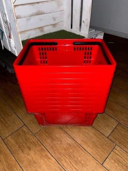 1 lot de paniers de courses en PVC rouge...
