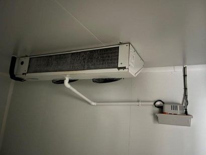 1 chambre froide positive EP.60MM sans sol...