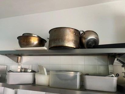 - 1 lot d'ustensiles de cuisine, culs de...