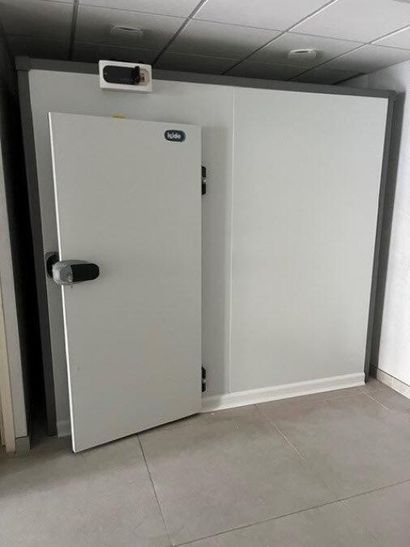1 chambre froide positive EP.60MM sans sol...
