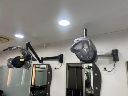 - 2 séchoirs / mise en plie
- 1 activateur...